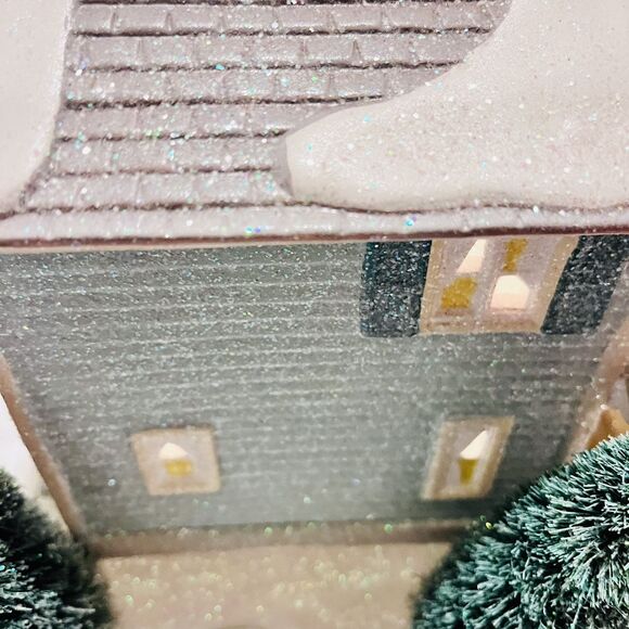 Dept 56 Winters Frost Edgewater Inn Christmas Village Ceramic House 4025415 - Picture 7 of 16